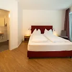 Stadler - Metzgerwirt ホテル 3*