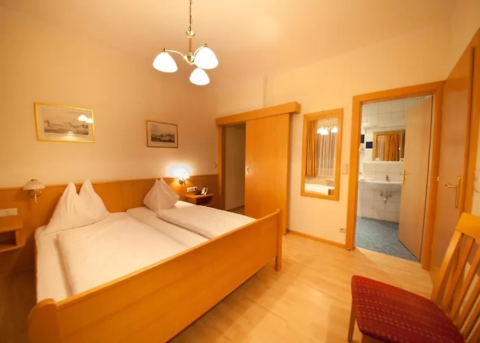 Stadler - Metzgerwirt ホテル 3*